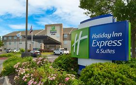 Holiday Inn Express & Suites - Omaha - 120Th And Maple By Ihg